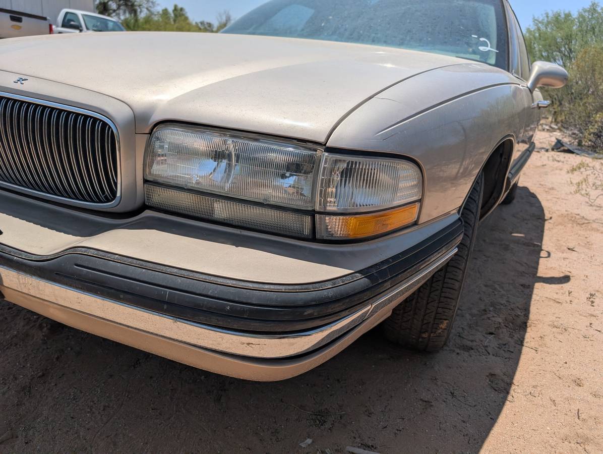 Buick-lesabre-custom-1994-brown-2