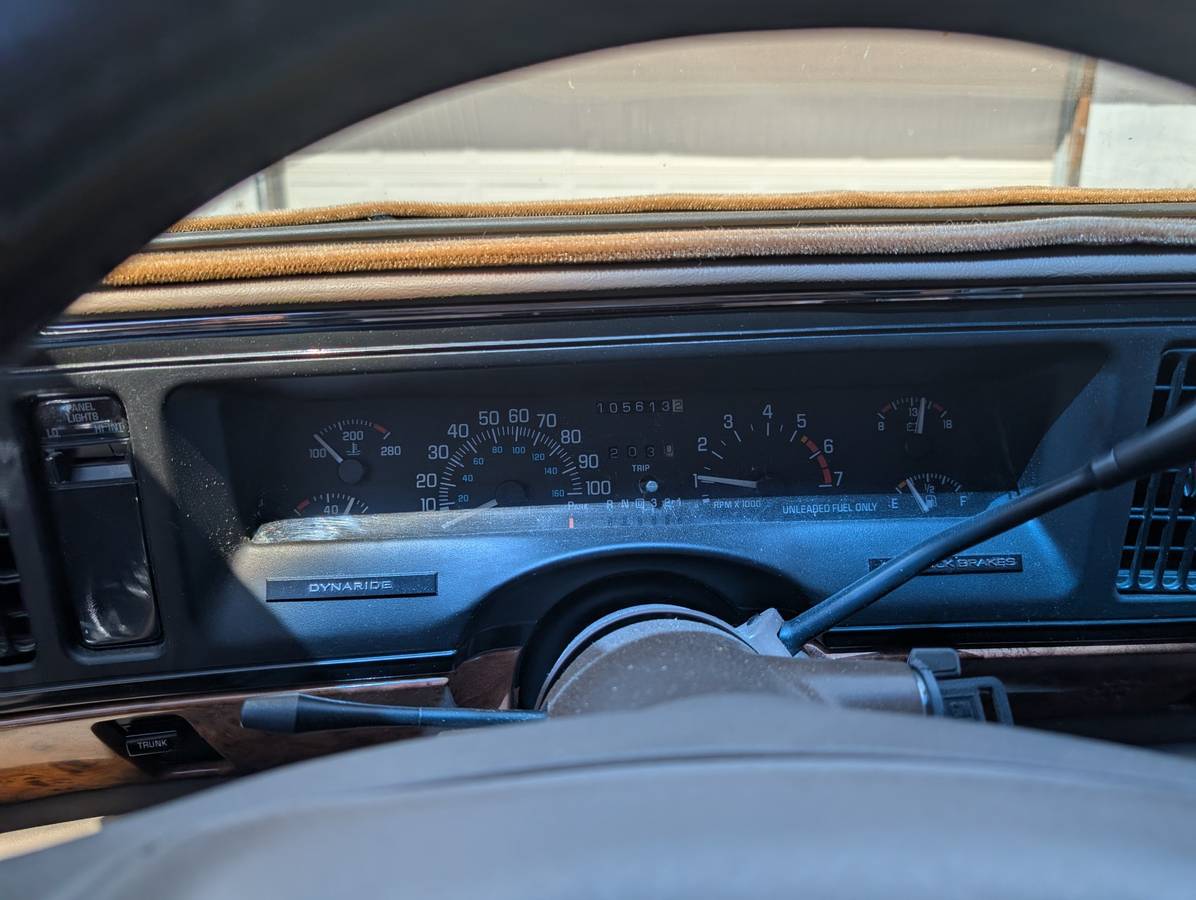 Buick-lesabre-custom-1994-brown-22