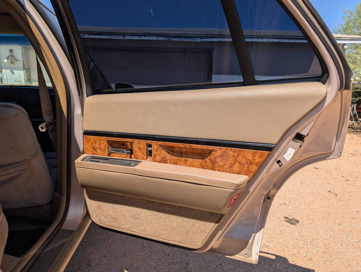 Buick-lesabre-custom-1994-brown-9