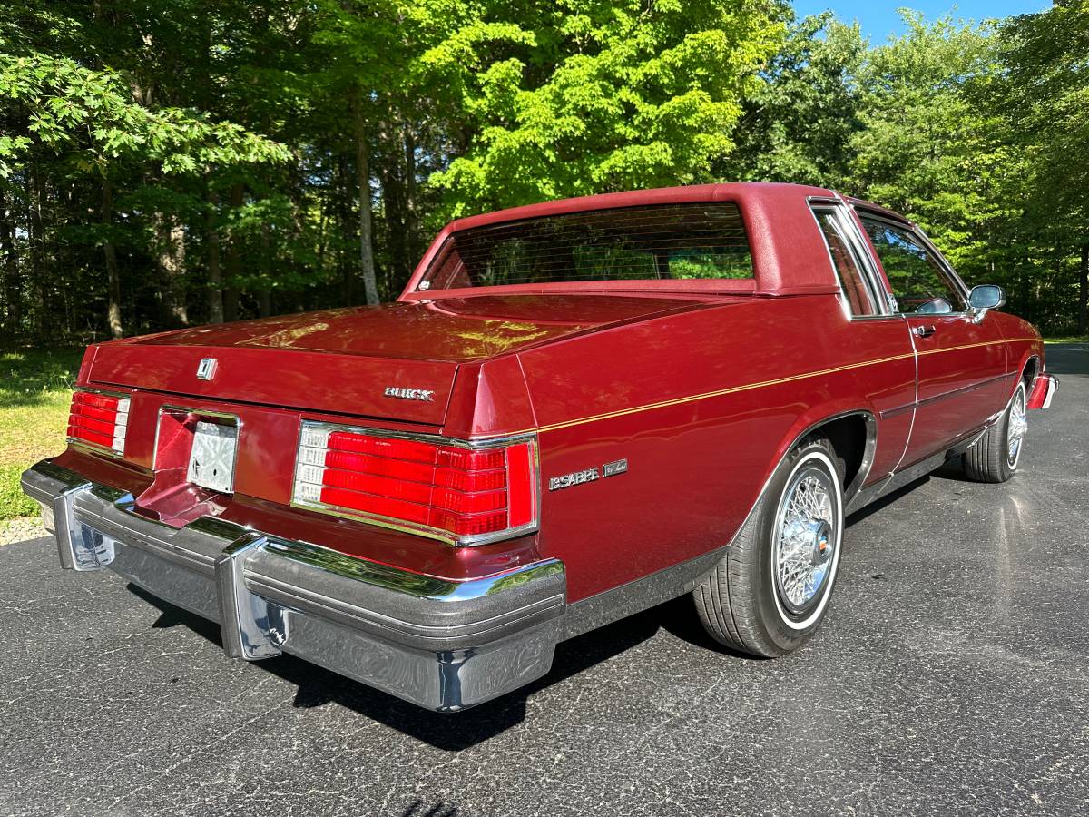 Buick-lesabre-limited-1981-custom-1