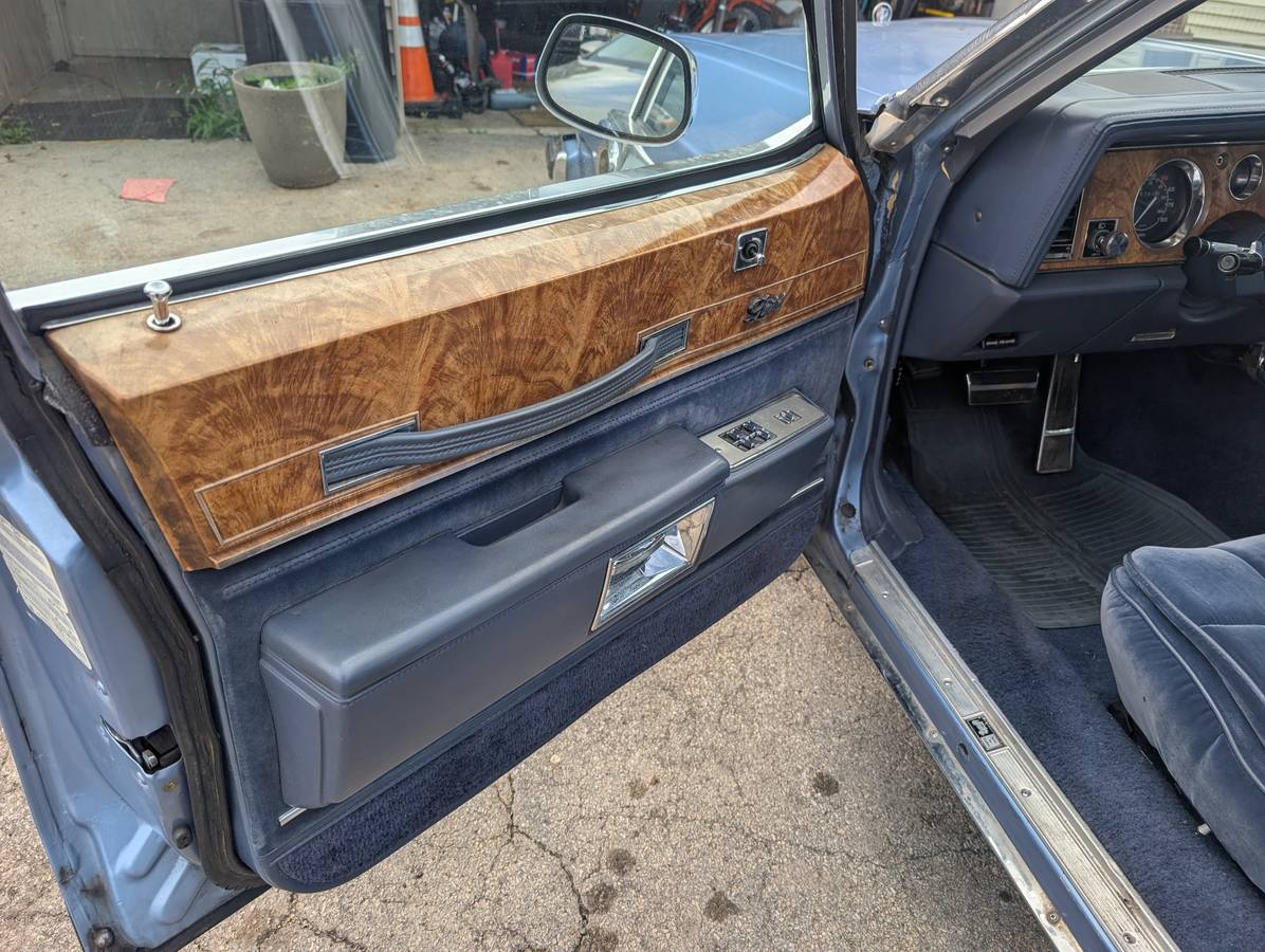 Buick-lesabre-limited-1984-blue-11
