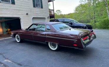 Buick-park-ave-ltd-1976-red