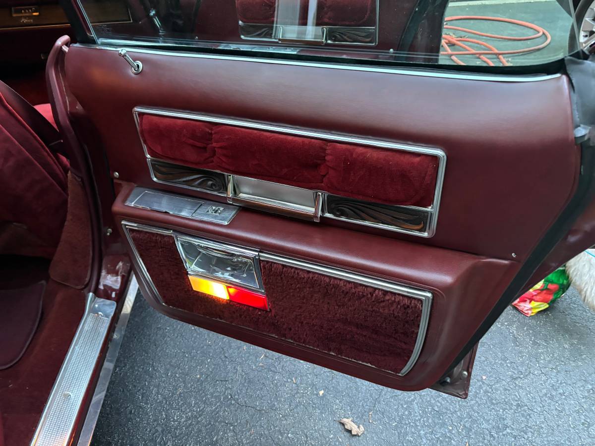 Buick-park-ave-ltd-1976-red-5