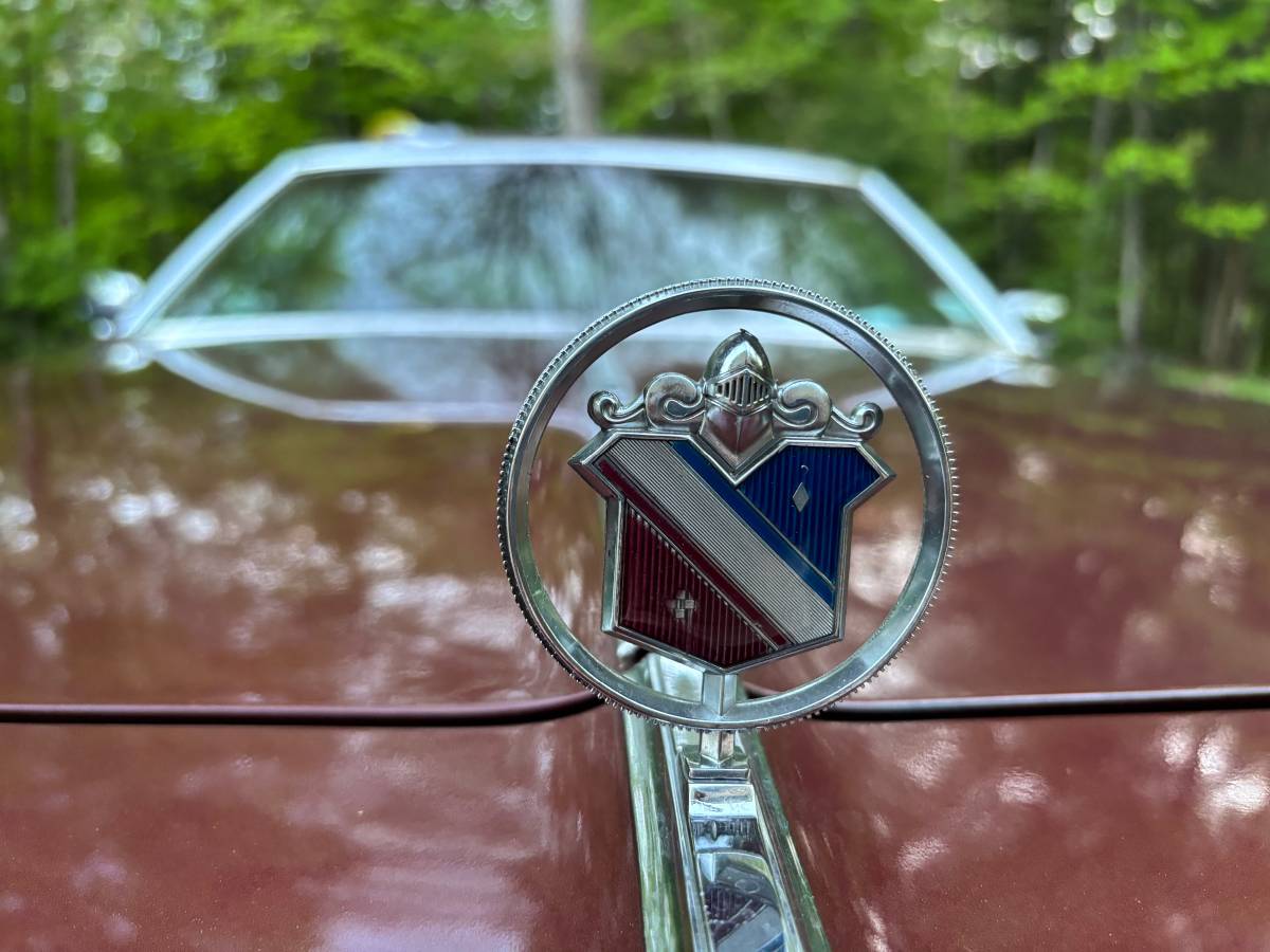 Buick-park-ave-ltd-1976-red-8