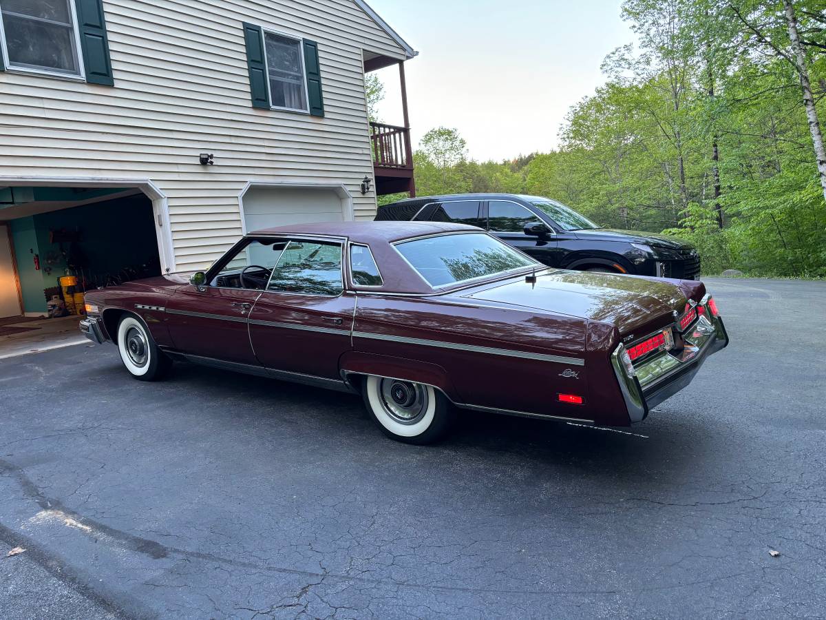 Buick-park-ave-ltd-1976-red