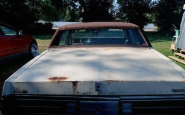 Buick-park-avenue-1983-9