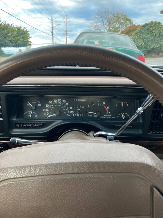Buick-park-avenue-ultra-1992-12