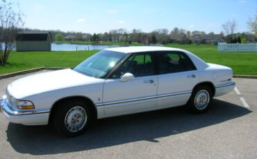 Buick-park-avenue-ultra-1993-white-1
