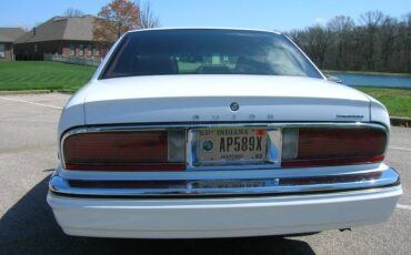 Buick-park-avenue-ultra-1993-white-2