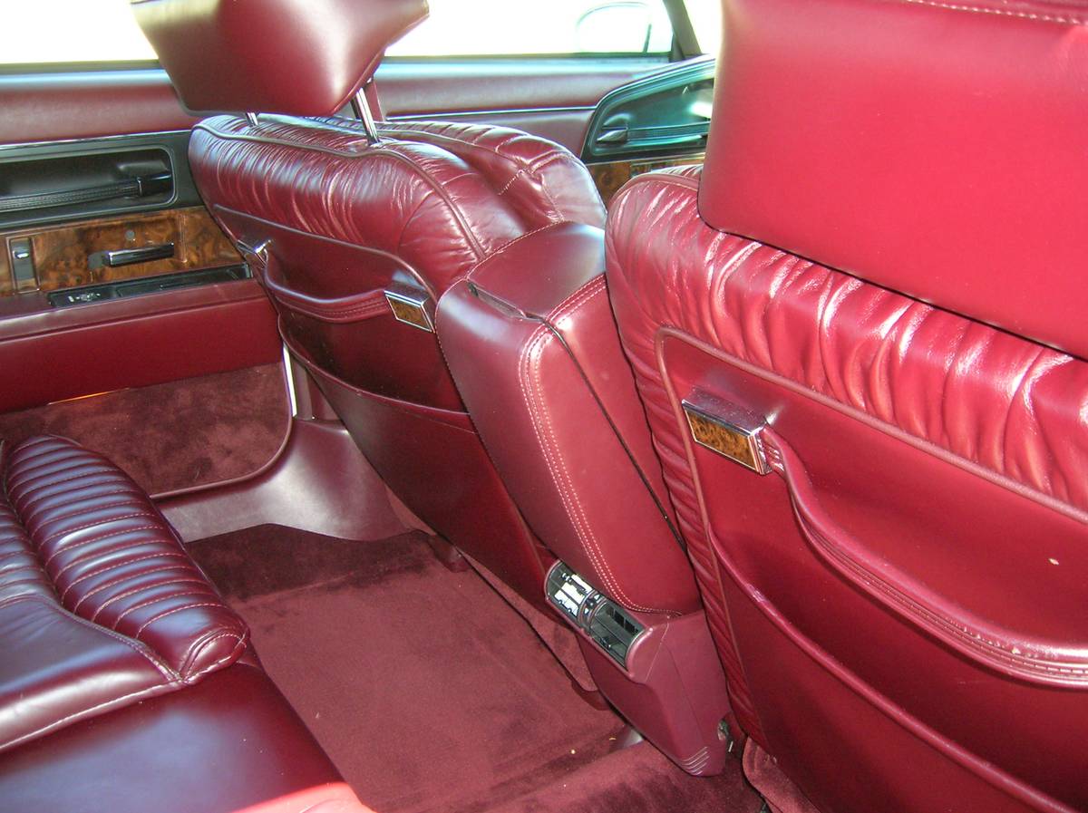 Buick-park-avenue-ultra-1993-white-5