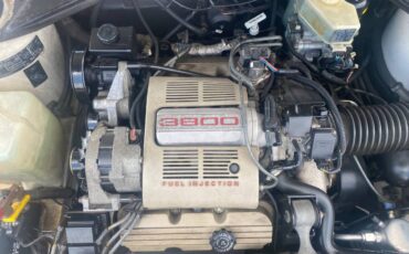 Buick-reatta-1988-white-19