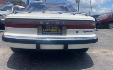 Buick-reatta-1988-white-3