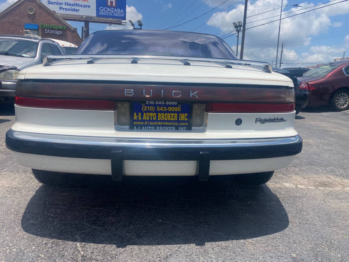 Buick-reatta-1988-white-3