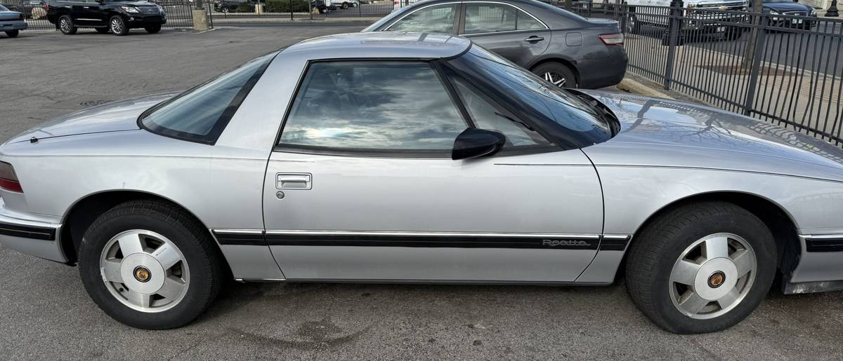 Buick-reatta-1989-silver-13