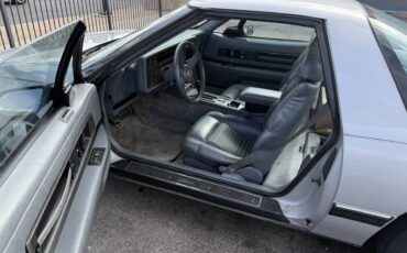 Buick-reatta-1989-silver-14