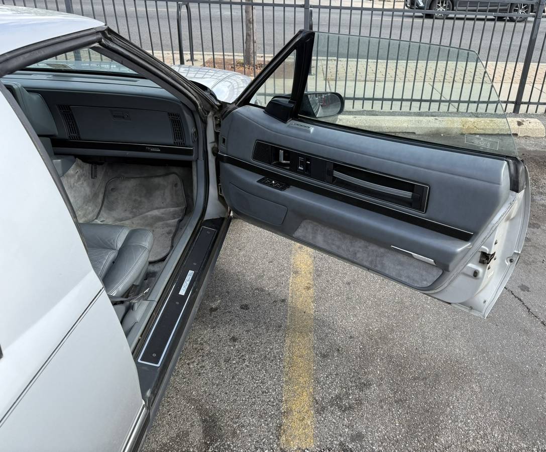 Buick-reatta-1989-silver-16