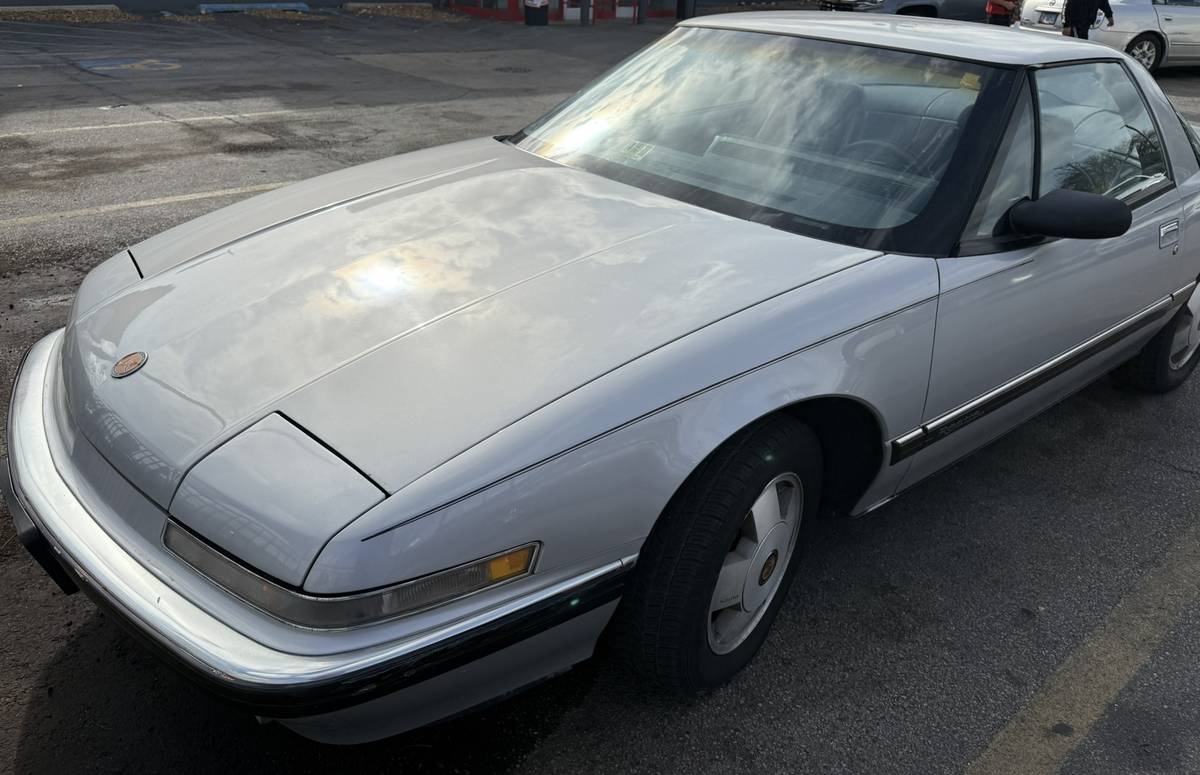 Buick-reatta-1989-silver-21