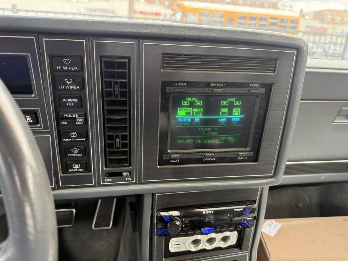 Buick-reatta-1989-silver-3