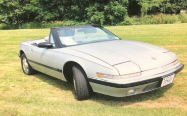 Buick-reatta-1990-silver-1