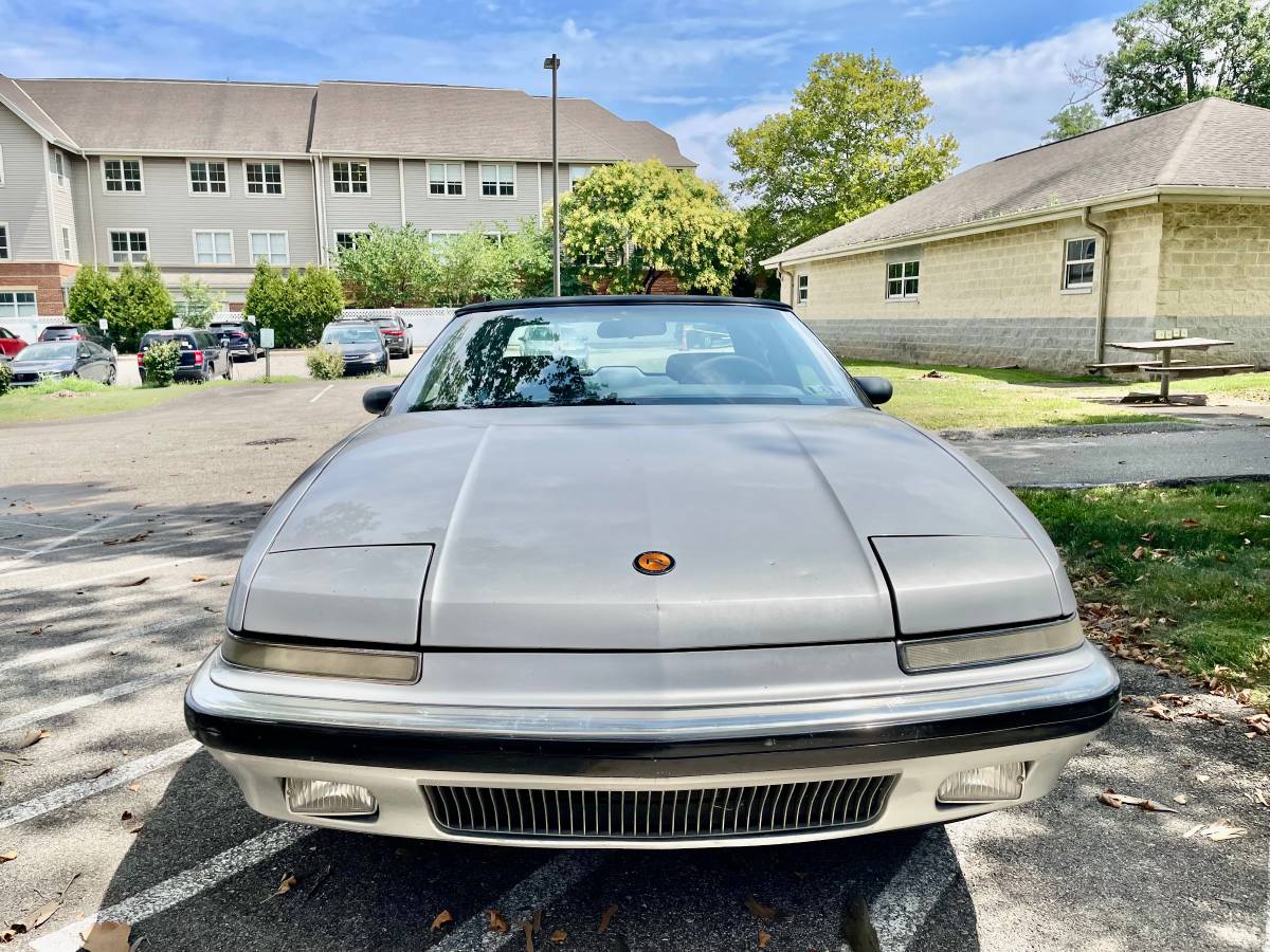 Buick-reatta-coupe-1990-silver-1