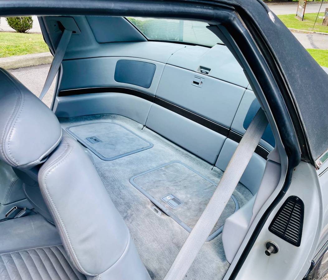 Buick-reatta-coupe-1990-silver-10
