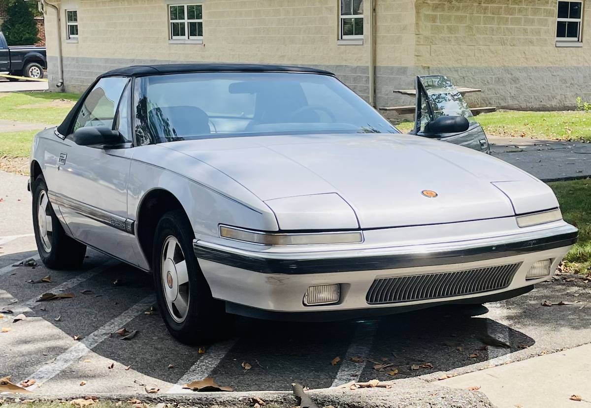 Buick-reatta-coupe-1990-silver-12
