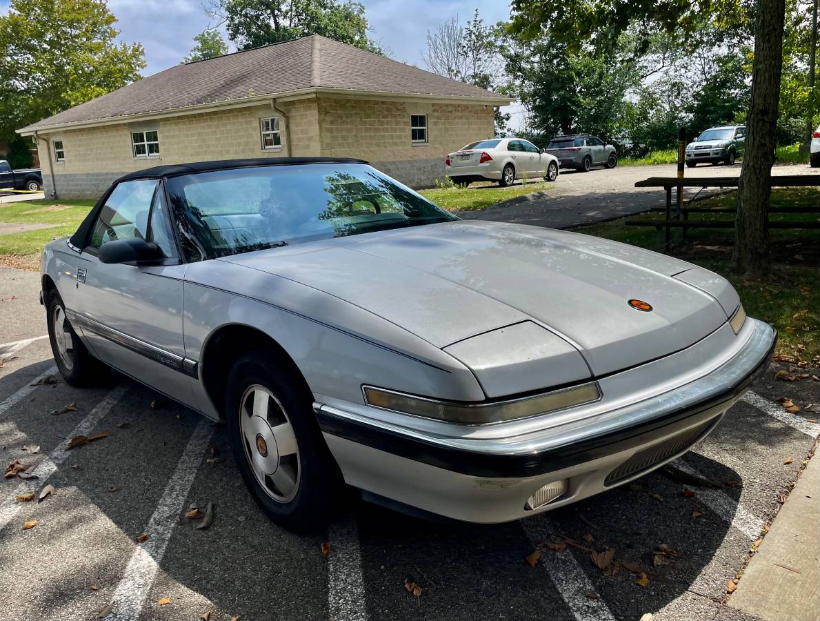 Buick-reatta-coupe-1990-silver-3