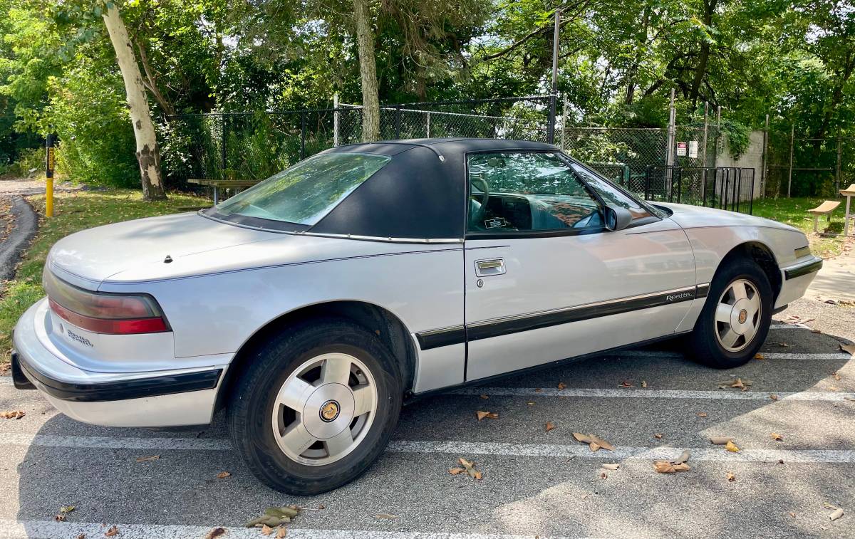 Buick-reatta-coupe-1990-silver-4