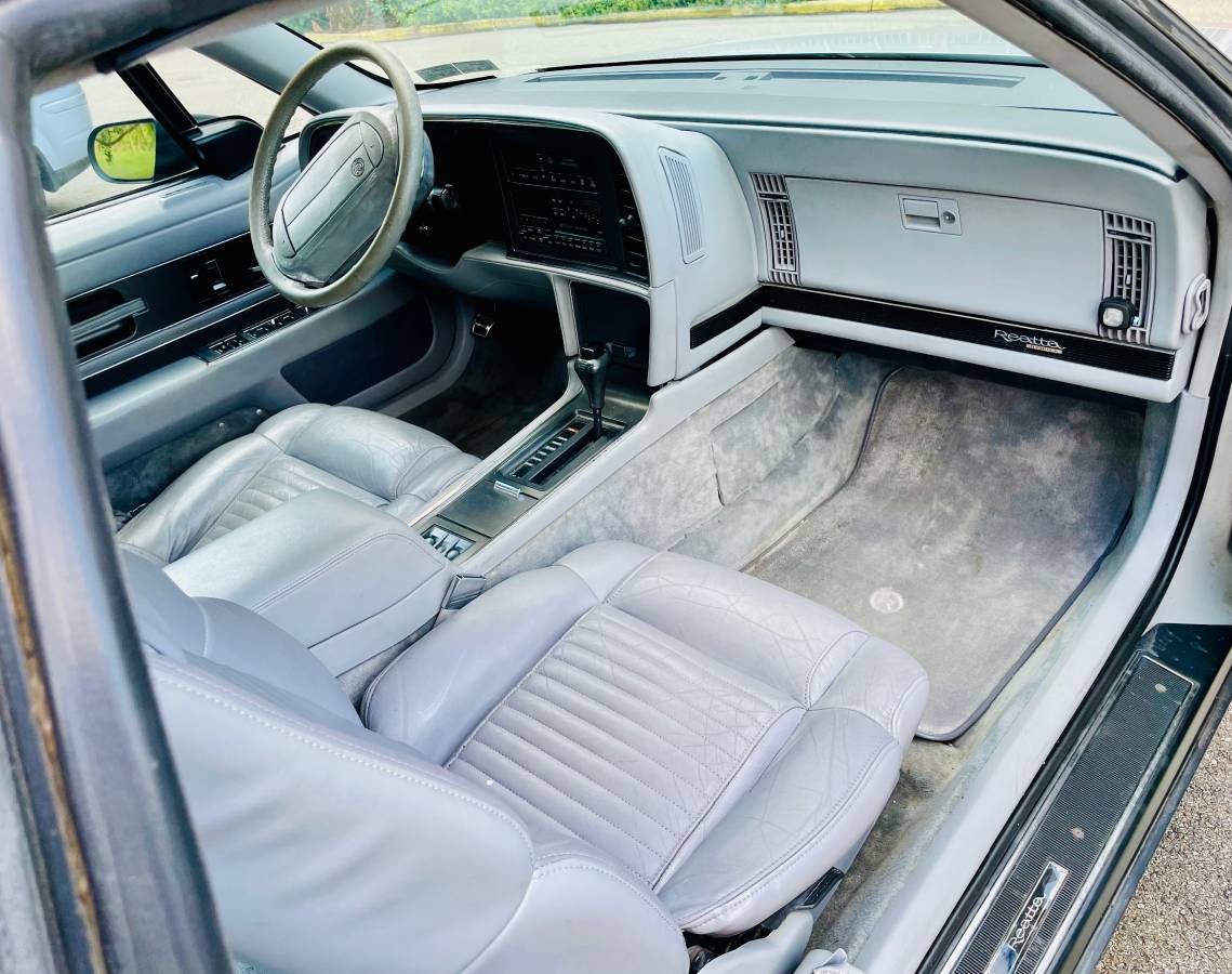 Buick-reatta-coupe-1990-silver-8