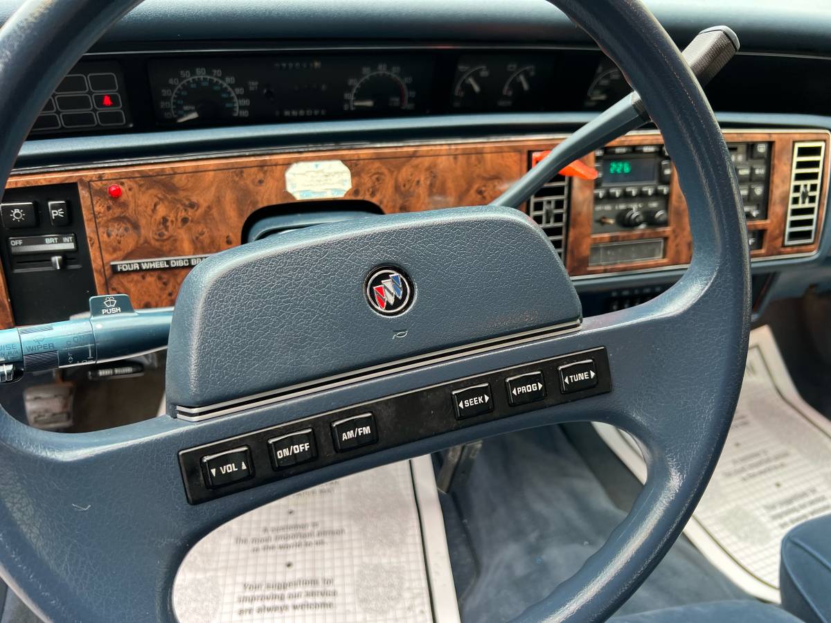 Buick-regal-1991-blue-20