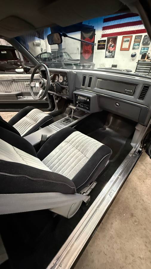 Buick-regal-grand-national-1987-15
