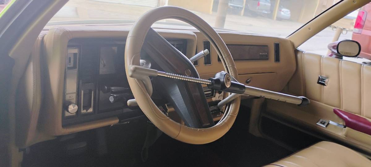 Buick-regal-ls-1981-custom-12