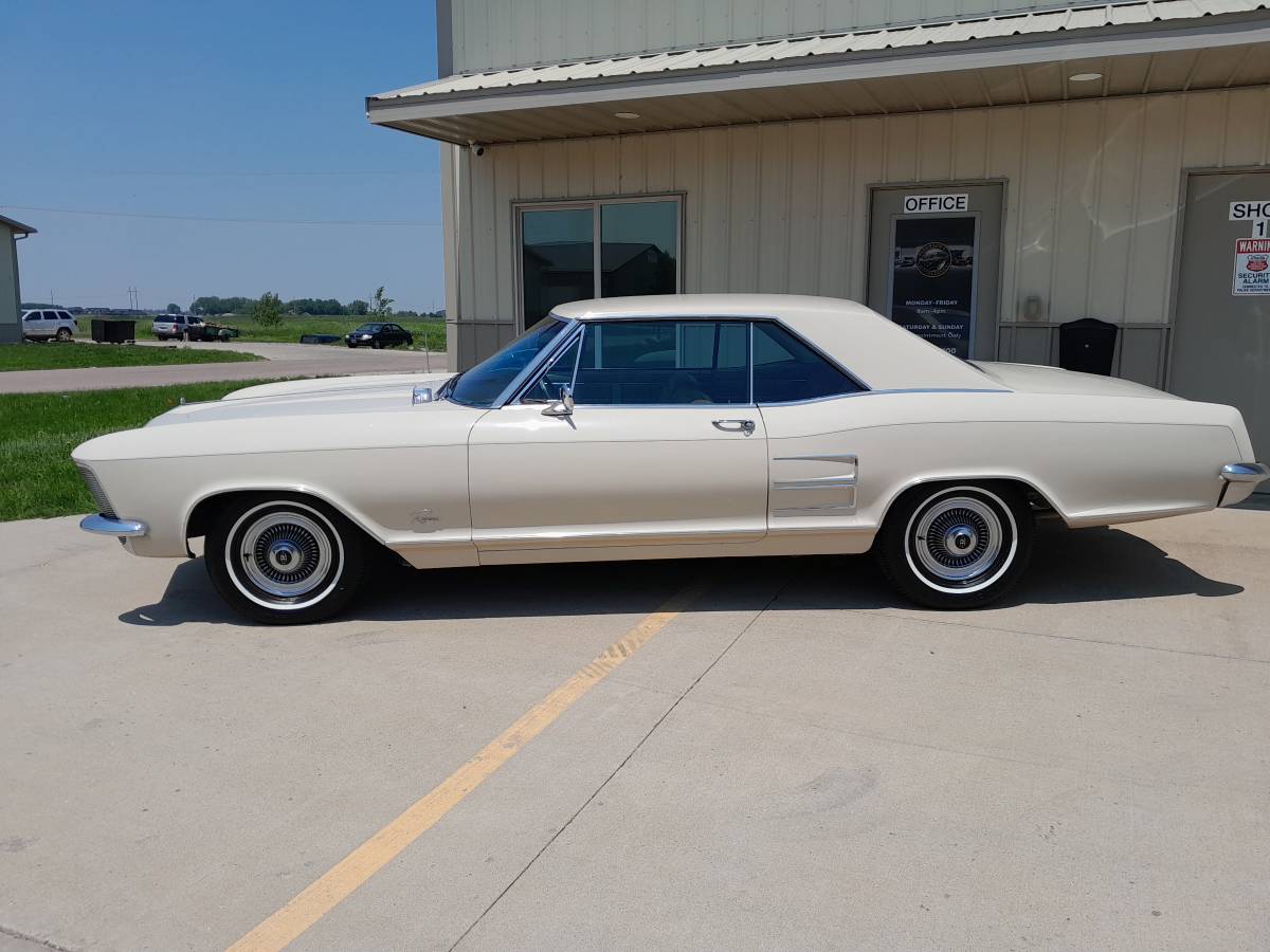 Buick-riviera-1964-13