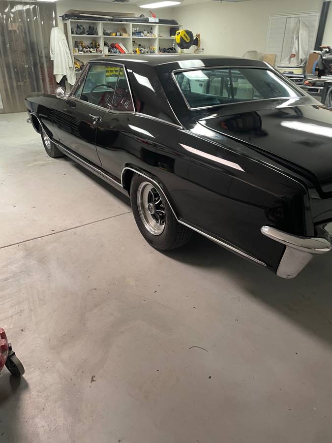 Buick-riviera-1965-white-12