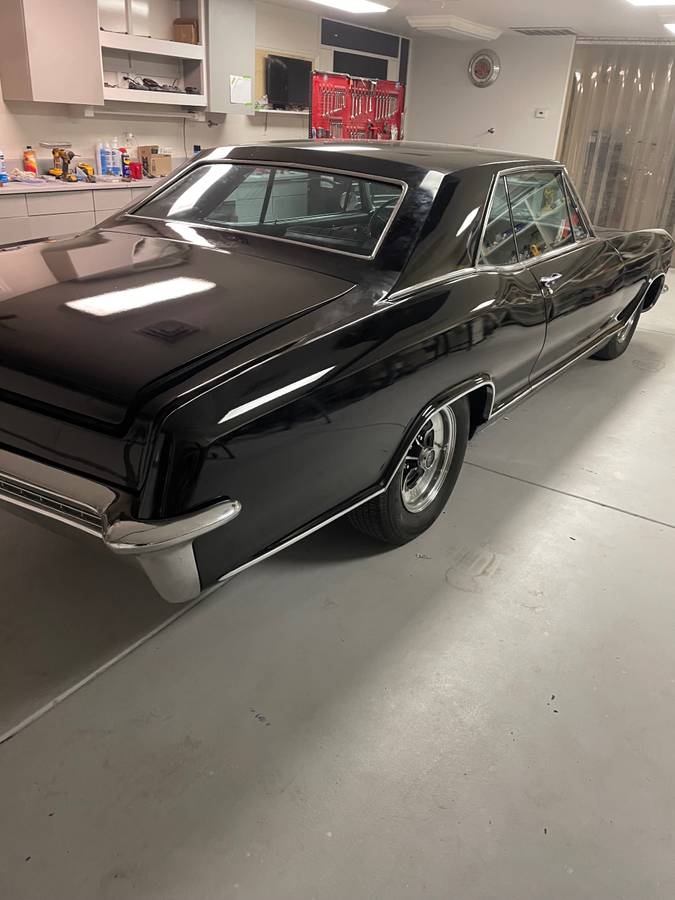 Buick-riviera-1965-white-13