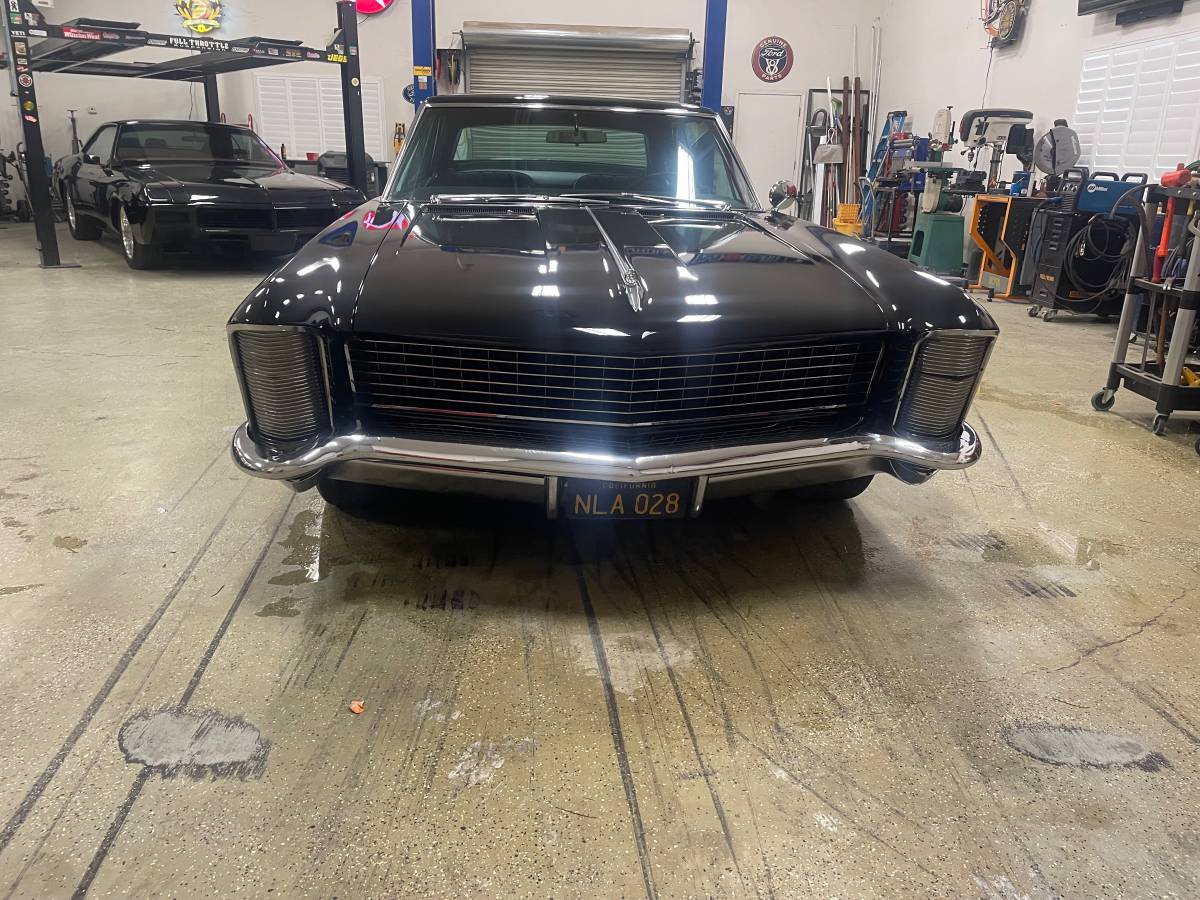 Buick-riviera-1965-white-15