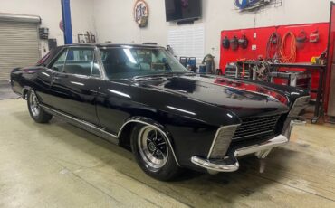 Buick-riviera-1965-white-4