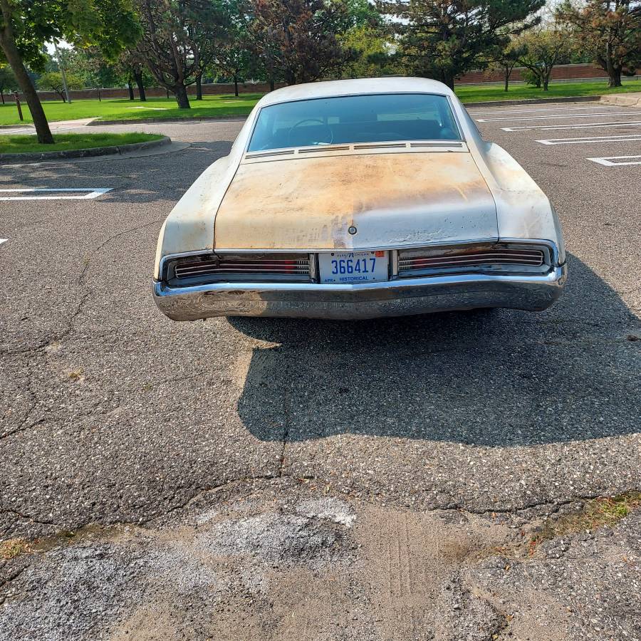 Buick-riviera-1966-white-1