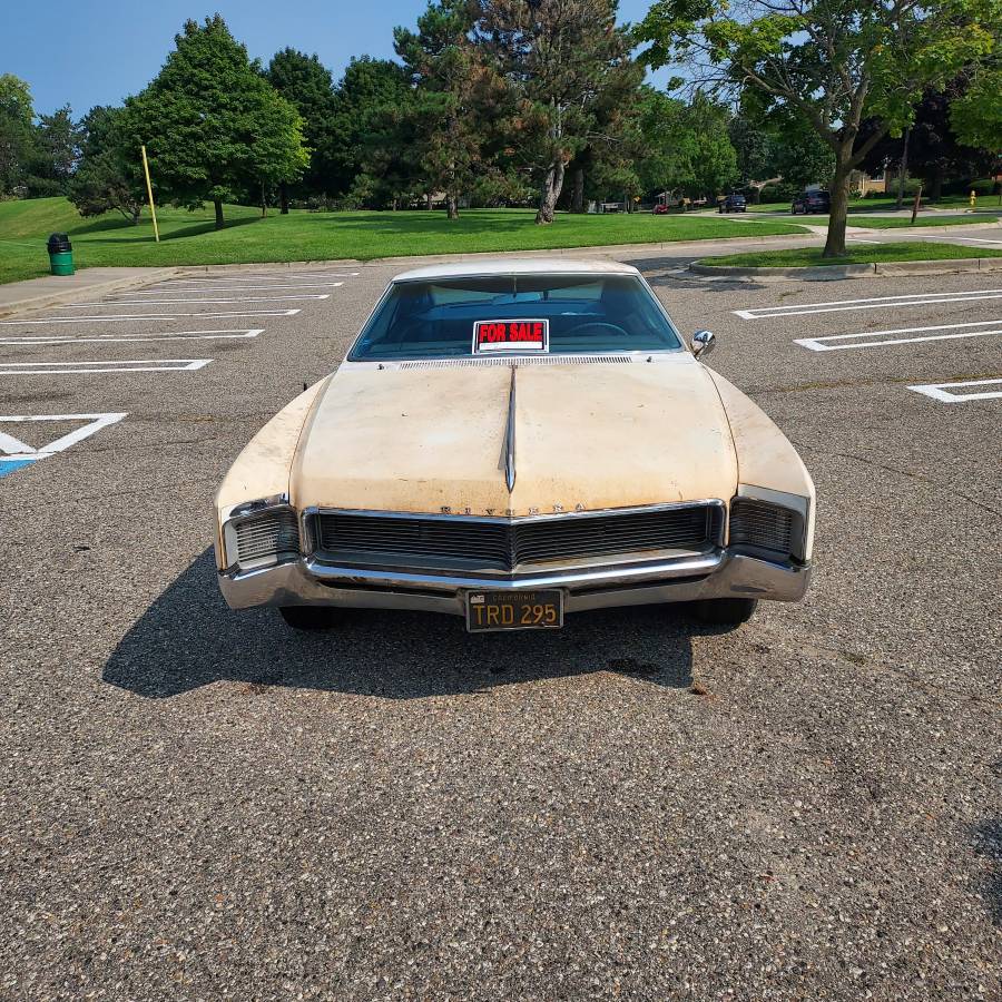 Buick-riviera-1966-white-3