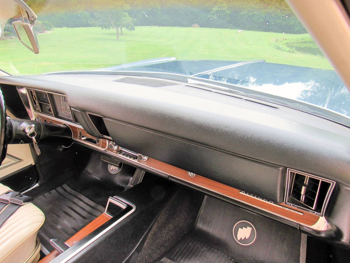 Buick-riviera-1969-blue-12