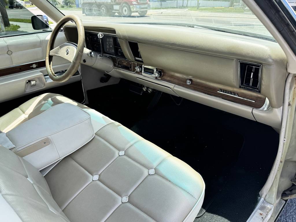 Buick-riviera-1969-green-19