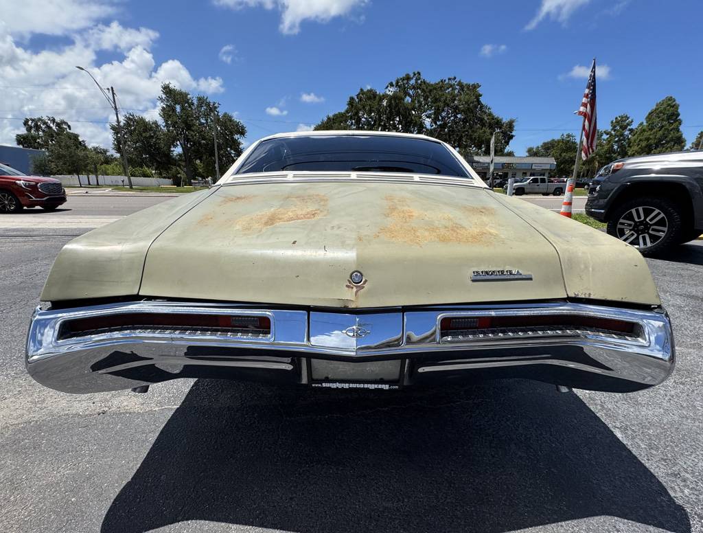 Buick-riviera-1969-green-3