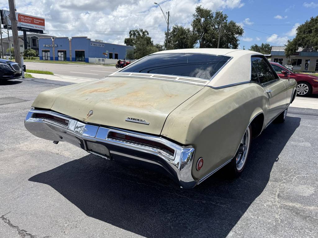 Buick-riviera-1969-green-4
