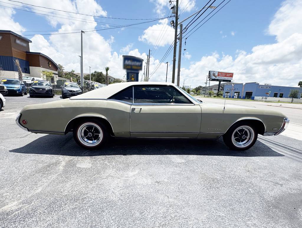 Buick-riviera-1969-green-5