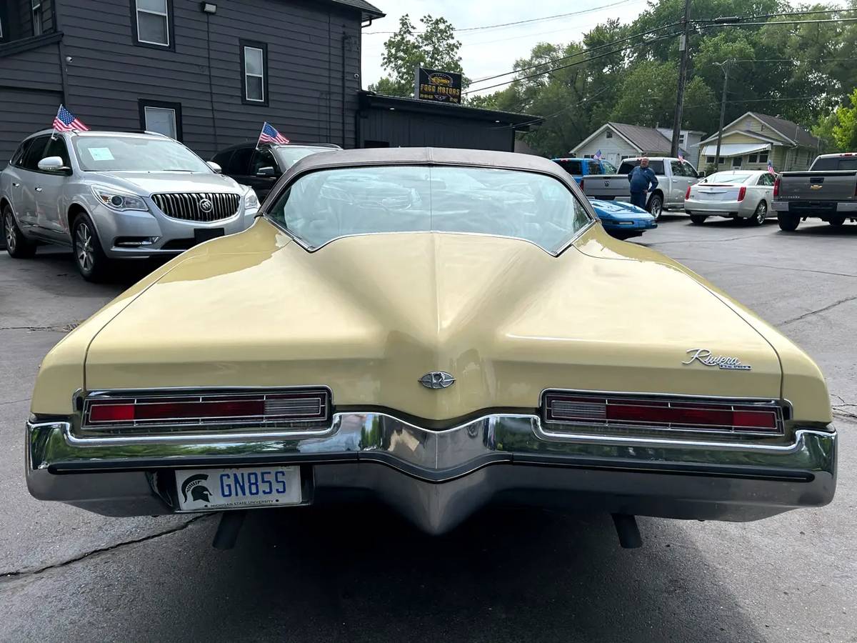 Buick-riviera-1972-3