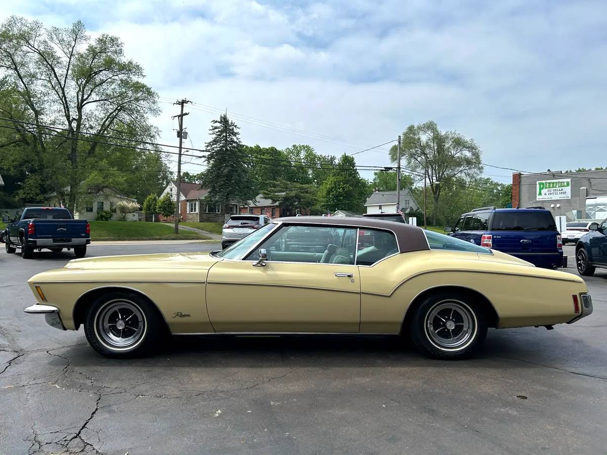 Buick-riviera-1972-8