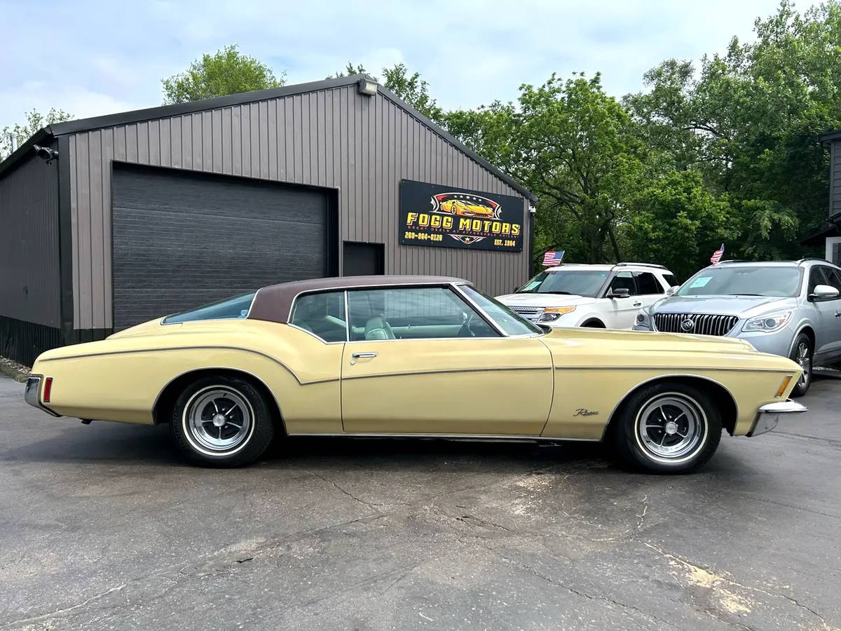 Buick-riviera-1972-9