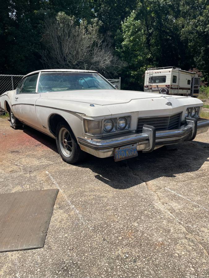 Buick-riviera-1973-white-1