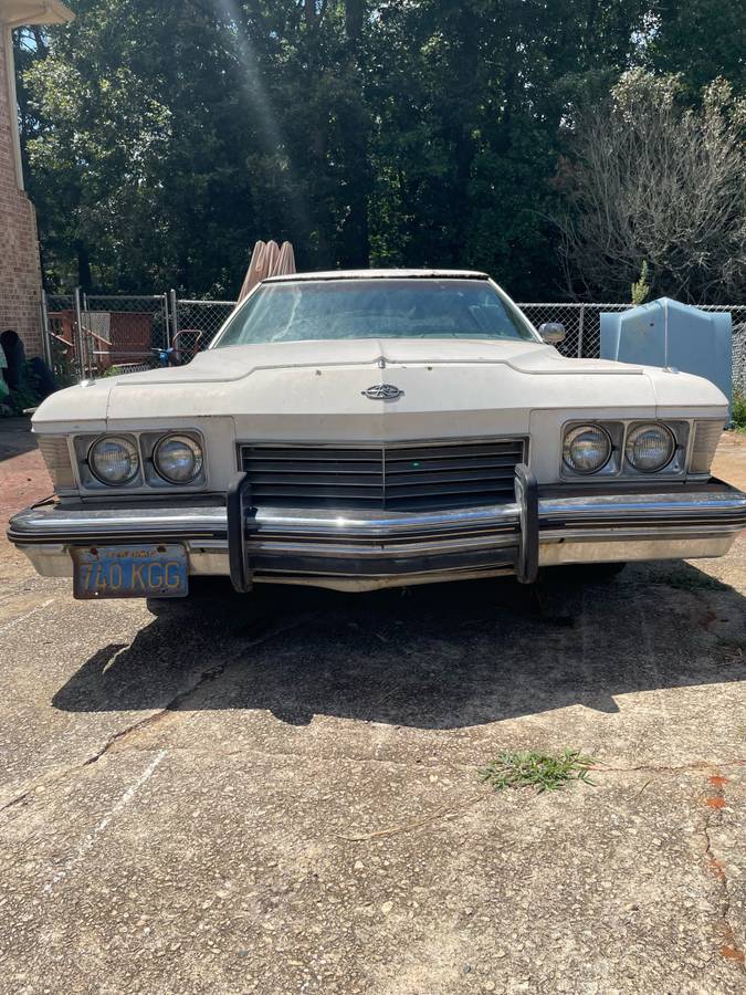 Buick-riviera-1973-white-2