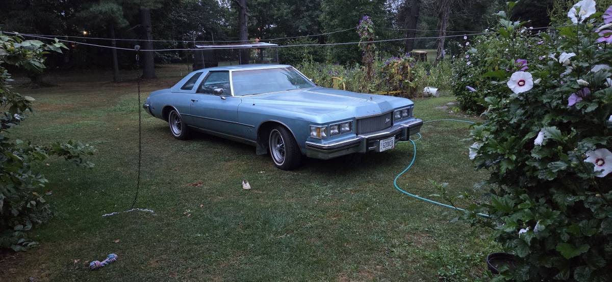 Buick-riviera-1975-blue-9